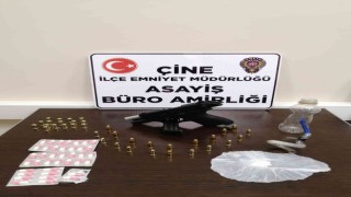 Şüphelenilen araçtan uyuşturucu ve ruhsatsız silah çıktı