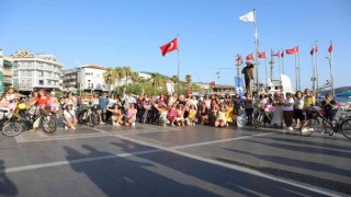 Süslü Kadınlar Marmariste pedal çevirdi