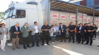 Tarihin en büyük sel felaketinin yaşandığı Pakistana iki tır yardım gönderildi