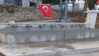Tarlasından çıkardığı suyu köyüne bağışladı