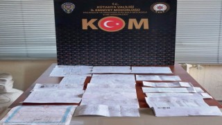 Tavşanlıda tefecilik operasyonunda 422 bin 822 TL tutarında senet ve sözleşme ele geçirildi