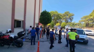 Tedavi için hastaneye gelen husumetlilerini bıçaklayan kadın tutuklandı