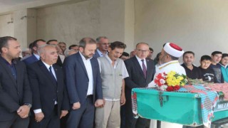 Tek çocuklarını gözyaşları içinde toprağa verdiler