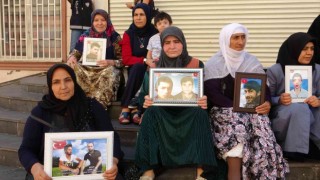 Terör örgütü PKK mağduru ailelerin evlat nöbeti bin 122inci gününde