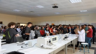 Tıp Fakültesi birinci sınıf öğrencileri, oryantasyon eğitimleri çerçevesinde kurumu tanıyor