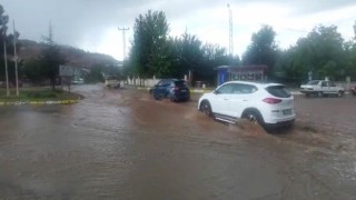 Tokatta sağanak ve dolu yağışı etkili oldu