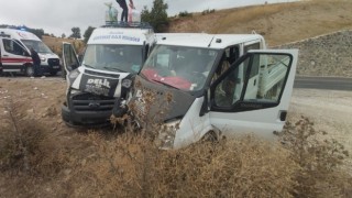 Tokatta yolcu minibüsü ile kamyomet çarpıştı: 4 yaralı