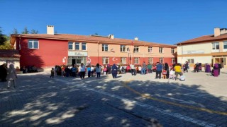 Tomarzada 4 bin 432 öğrenci ders başı yaptı