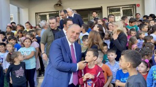 TPAOnun bir ilkokulda yaptırdığı kütüphane ve drama odası hizmete açıldı