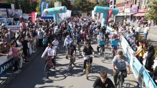 Türkiye Bisiklet Şampiyonasının son gününde bu kez vatandaşlar pedal çevirdi
