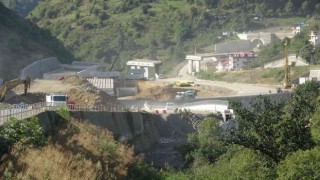 Türkiyenin en maliyetli şehir içi yolunun yapımı sürüyor