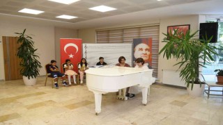 Türkiyenin piyanistleri bu kursta yetişiyor