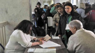 Ukraynadaki sözde referandumlarda resmi olmayan sonuçlara göre Rusyaya katılım desteklendi