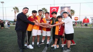 Ulaş Bayam Futbol Turnuvasında şampiyonların kupa heyecanı