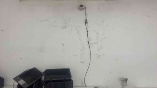 Ümraniyede hırsız, 500 bin TL değerinde anakartları çaldı