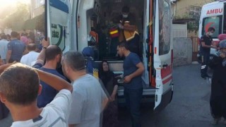 Ümraniyede yangın çıkan evdeki yaşlı kadın, torununu ve köpeğini komşular kurtardı