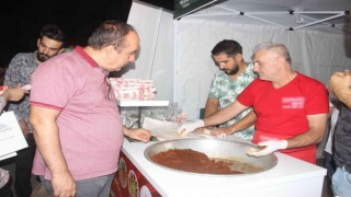 Üniversite öğrencileri çiğköfteyle karşılandı