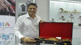 Ünlü model Tülin Şahin Fethiyede açılışa katıldı