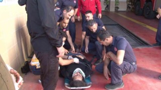 Üsküdarda yolun karşısına geçen kadına cip çarptı, itfaiye ekipleri yardıma koştu