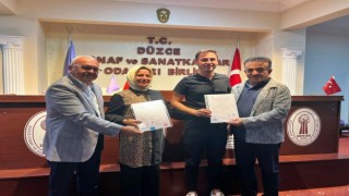 Ustalar belgelerini törenle aldı