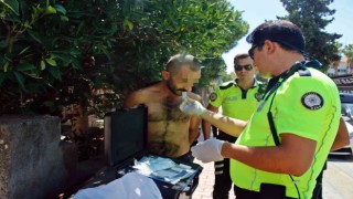 Uyuşturucunun etkisiyle ortalığı birbirine kattı, polise yakalanınca Ne güzel kayıp gidecektim ama aksiyonu siz çıkardınız dedi