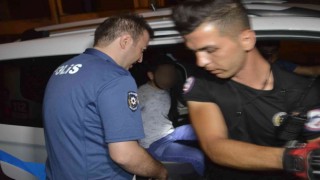 Uyuşturucuyla yakalanan 2 şahıs gözaltına alındı