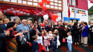 Vali Aksoy, Trabzonda yaptırdığı anaokulunun açılışını gerçekleştirdi