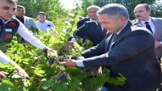 Vali Buhara, Pekmezci köyü sakinleriyle bir araya geldi