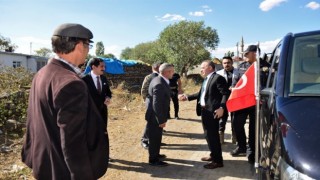 Vali, ilçede köy ziyaretleri yaparak, vatandaşların sorun ve taleplerini dinledi