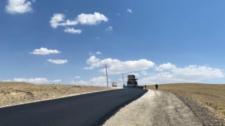 Van Büyükşehir Belediyesi Gürpınarda 13 kilometrelik asfalt yaptı