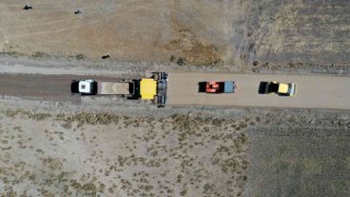 Van Büyükşehir Belediyesinden Çaldırana 13.5 kilometre beton yol
