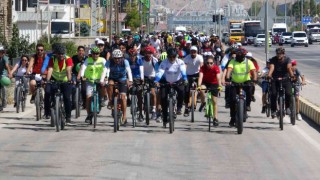 Vanda 300 bisikletli sağlıklı yaşam için pedal çevirdi