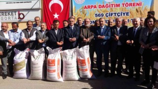Vanda 569 çiftçiye sertifikalı arpa tohumu dağıtıldı