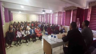 Vanda öğrencilere yönelik Gençlik ve Sorumluluk konulu konferansları