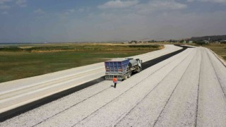 Vanın sahil yolu asfaltlanıyor