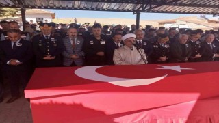 Vatandaşa yardım ederken şehit olan uzman çavuşa son görev