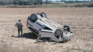 Virajı alamayan otomobil mısır tarlasına uçtu: 1 yaralı