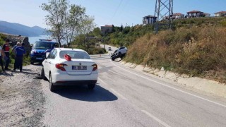 Yalovada ciple otomobil kafa kafaya çarpıştı: 2 yaralı