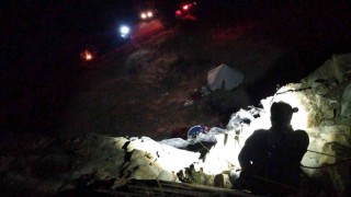 Yaramaz keçi öyle bir yere çıktı ki inemeyince ekipler alarma geçti