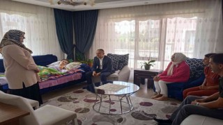 Yaşamları yatağa bağlı olan hastalar, evlerinde yalnız bırakılmıyor