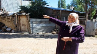 Yaşlı kadın 3 yıl önce yanan evinin onarılmasını istiyor