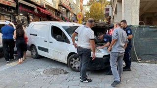 Yavru kediye çifte kurtarma operasyonu