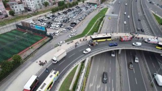 Yenikapıda İETT otobüsü araçlara çarpa çarpa ilerledi: 12 yaralı