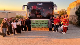 Yenişehir Belediyesi kursiyerlerini kültür gezisine gönderdi