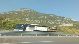 Yolcu otobüsü alev alev yandı