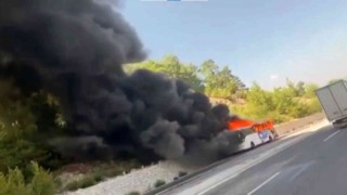 Yolcu otobüsü alev alev yandı