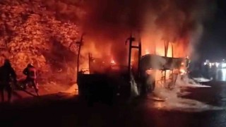 Yolcu otobüsü alev alev yandı, 18 yolcu son anda kurtuldu