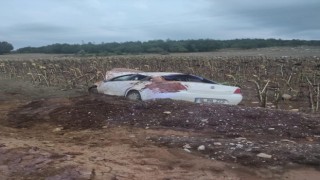 Yoldan çıkan otomobil boş tarlada takla attı: 3 kişi yaralandı