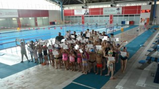 Yüzme ve voleybolda katılım sertifika töreni gerçekleştirildi
