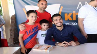 12. Antalya Kitap Fuarı üç günde binlerce ziyaretçi ağırladı